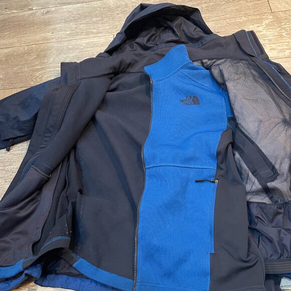 The North Face Thermoball Convertible 2 in 1 Jacket Parka - Picture 7 of 10